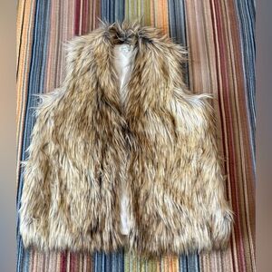 Grace & Lace Faux Fur Vest. Sz L